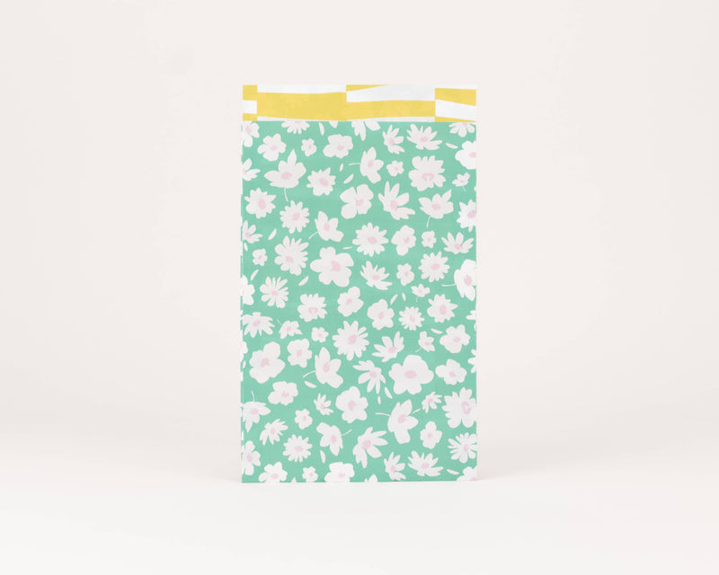 Sacs en papier marguerites, vert: Taille M (12 x 21 cm)