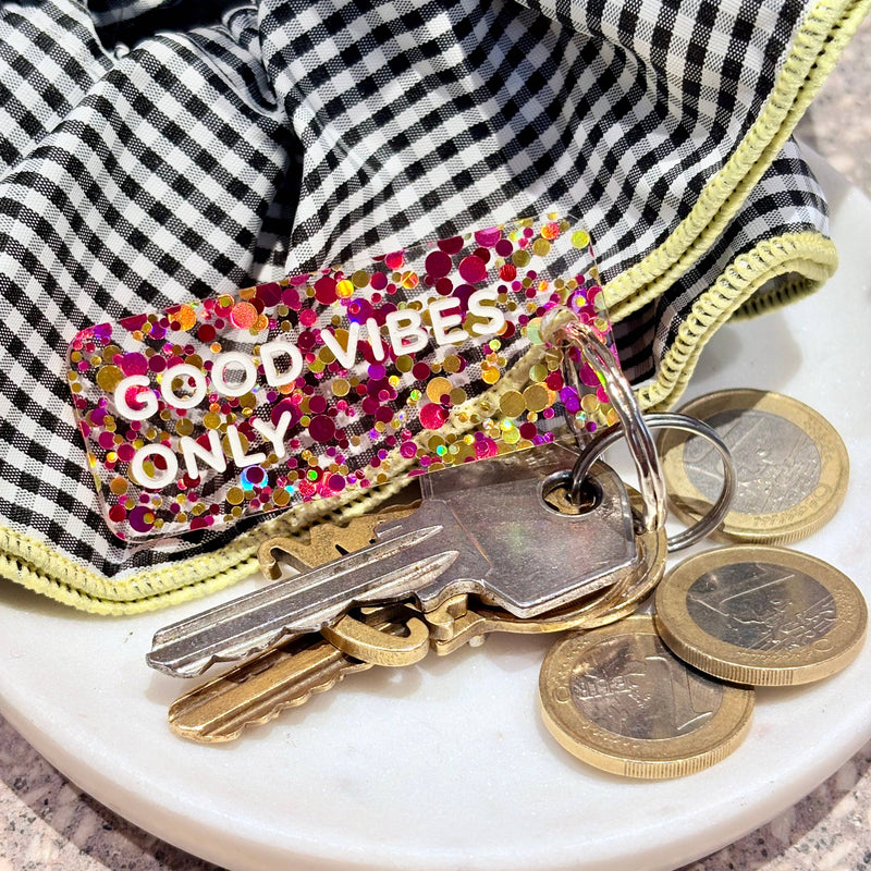 GOOD VIBES ONLY Porte-clés à paillettes : Fuchsia / Or