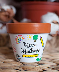 Bougie dans un pot en terre cuite - Maitresse