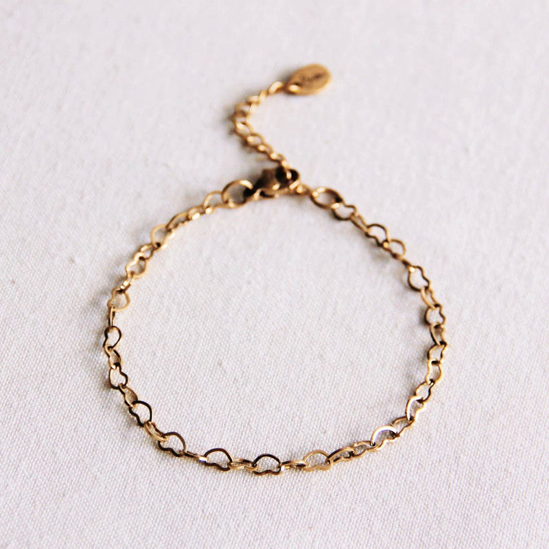 Bracelet à chaîne fine en forme de cœur