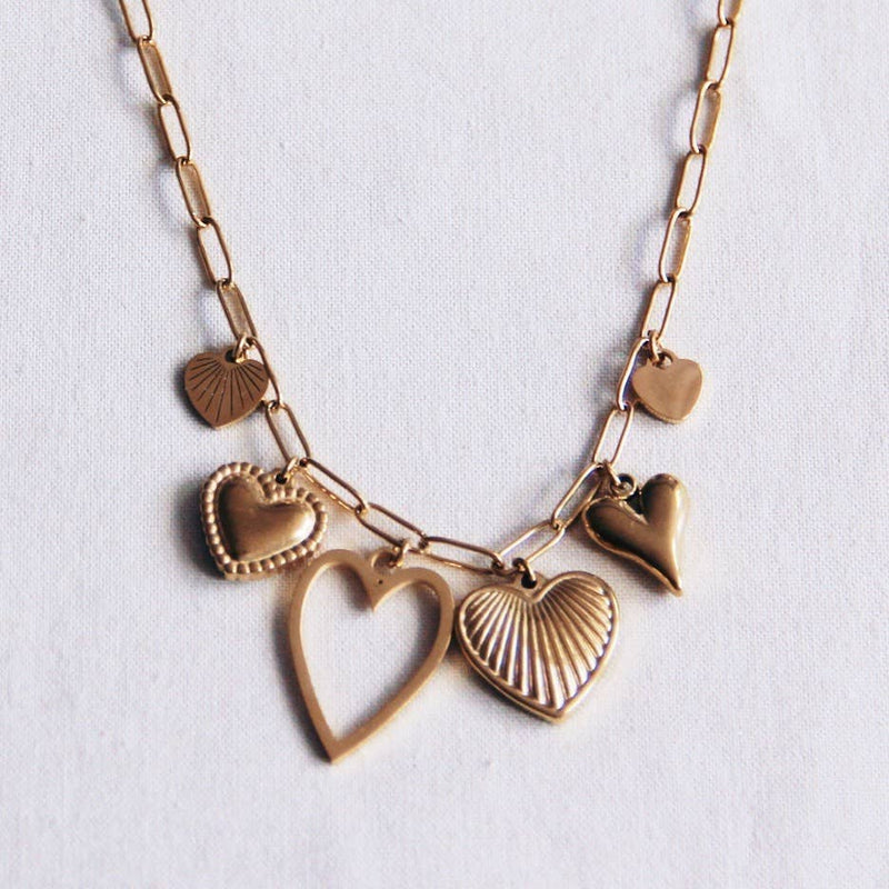 Collier à breloques « Coeurs »