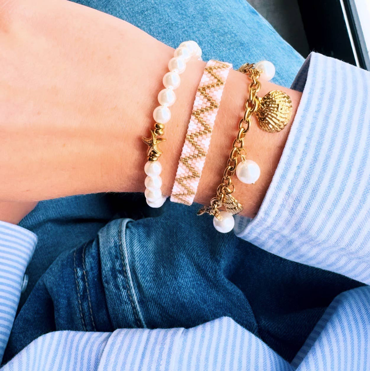 Bracelet à breloques avec coquillages, étoiles de mer et perles