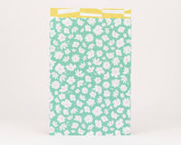 Sacs en papier marguerites, vert: Taille M (12 x 21 cm)