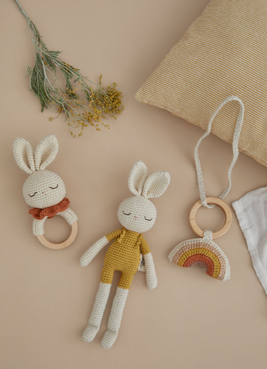 Doudou en crochet lapin ocre