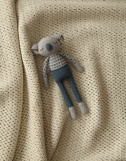 Doudou en crochet koala bleu